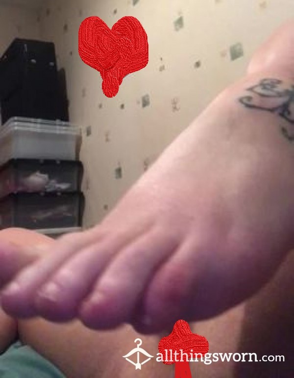 Wana Watch My Toes Curl Up Close As I Rub My Clit And Make Myself Cum?
