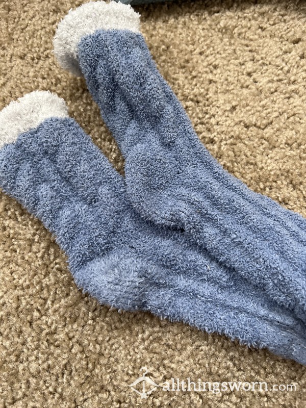 Well Loved Fuzzy Socks 🤩🩵