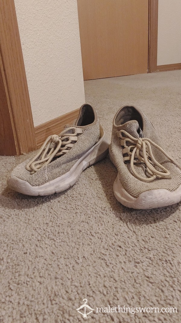 Well Worn Men's Size 7 Running Shoes