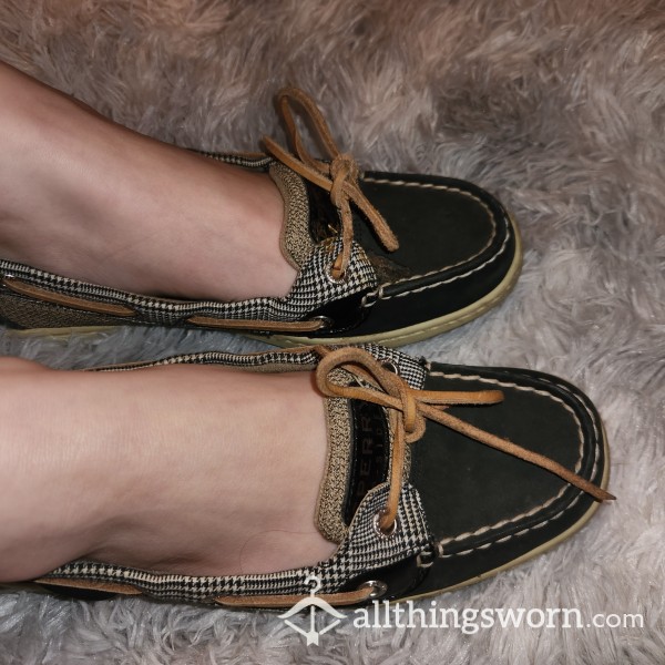Well Worn Sperry Flats - Size 6.5 US Womens
