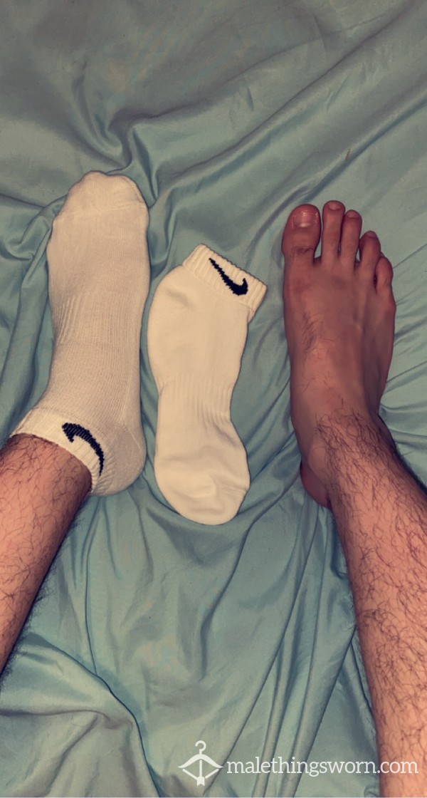 White Nike Ankle Socks