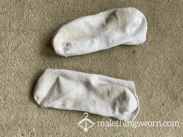 White Very Worn Trainer Socks