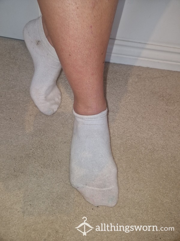 Who Wants To See Under These Hot Sweaty Socks After A Sweaty Gym Session....