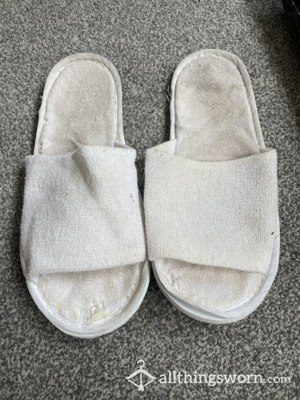 Worn Spa Holiday Slippers
