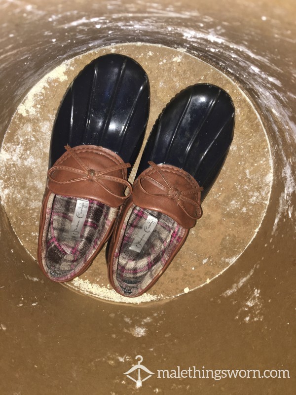 CAR WASH Boots Slippers USED